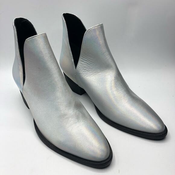 Free People Double-V Ankle Booties Metallic Silver Leather Boots Size 38 US 8 - Picture 1 of 8